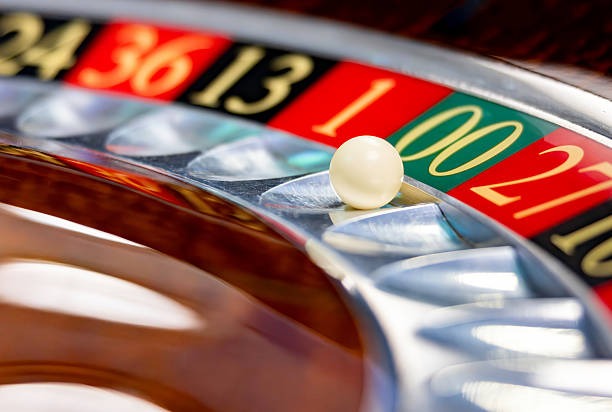 Mobile live casino interface showing Dream Number and dealer table layout